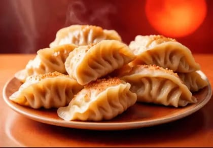 Paneer Steamed Momos [6 Pieces] With Coke Soft Beverage [250 Ml]