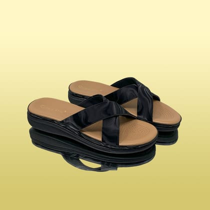 Black cross-strap sandals-Black / 36