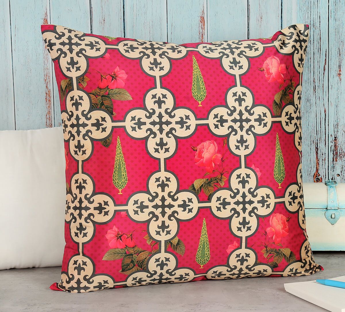 India Circus Clover'S Knotty Play - Blended Taf Silk Cushion Cover - 18 X 18 Inch