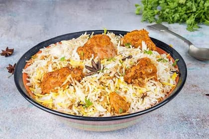 Lucknowi Chicken Dum King Biryani (Serves 2)