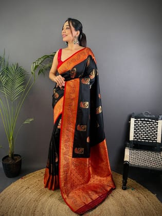 Black Soft Silk Peacock Pattern Zari Weaving Contrast Border Banarasi Saree