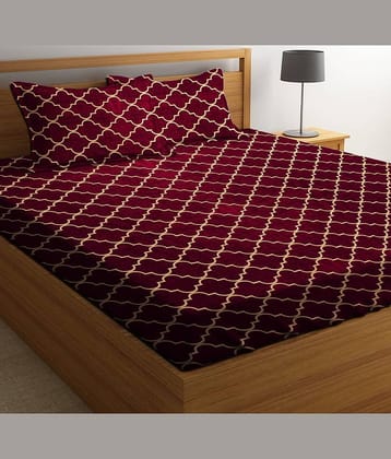 Neekshaa Glace Cotton 1 Double Bedsheet with 2 Pillow Covers ( Red )