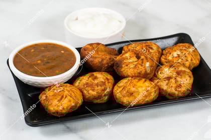 Paneer peri peri momos [8 pieces]