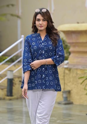 Indigo floral print Top-S