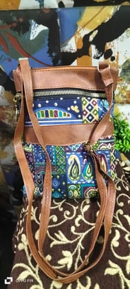 Women Sling Hand Bag