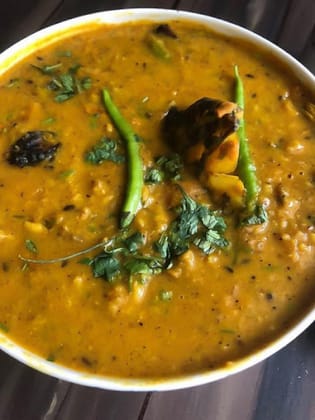 Macher Matha Diye Moong Dal