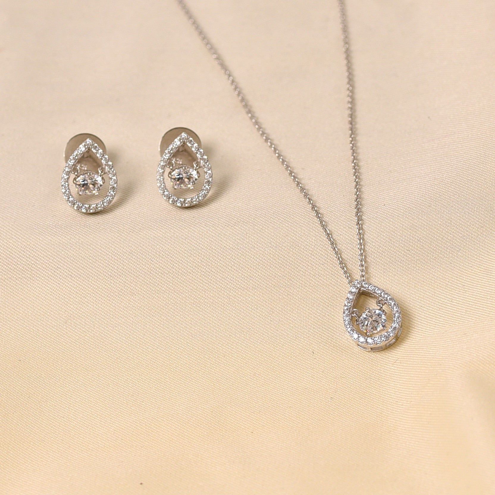 Droplet Pendant Set with chain