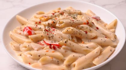 White sauce pasta