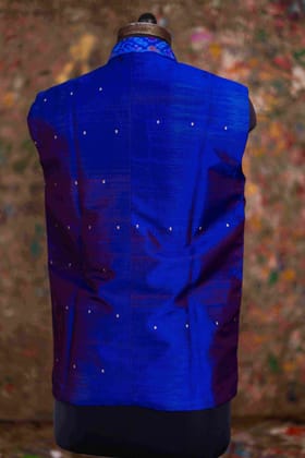 The Deccan Jewel: Handwoven Pochampalli Ikat & Silk Jacket