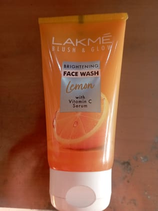 Lakme blush & glow face wash lemon  with vitamin C serum