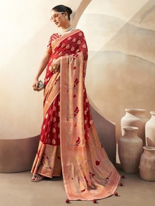 Red Pure Georgette Floral Printed Saree
