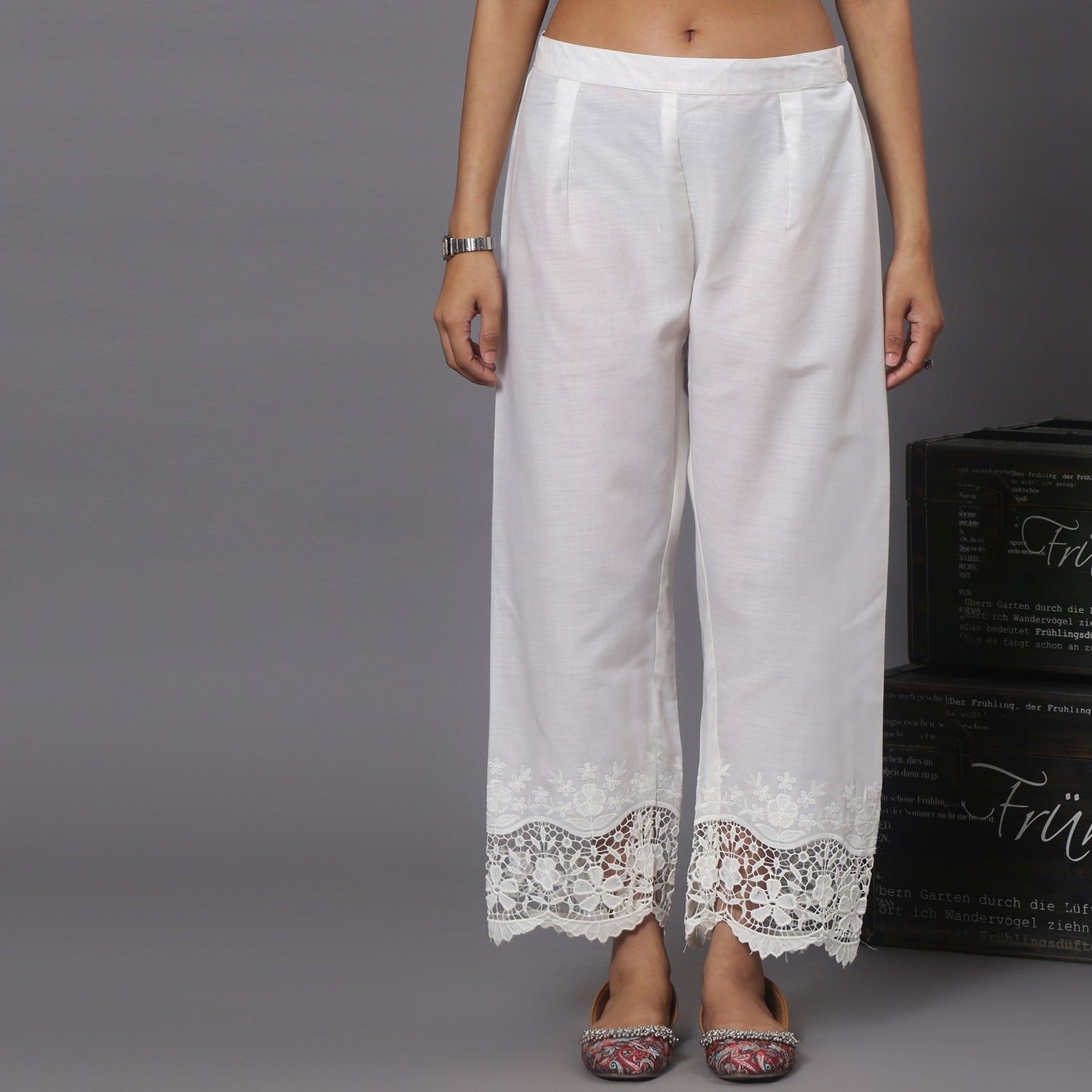 cotton ankle pants in lace and cutwork fabric-XS