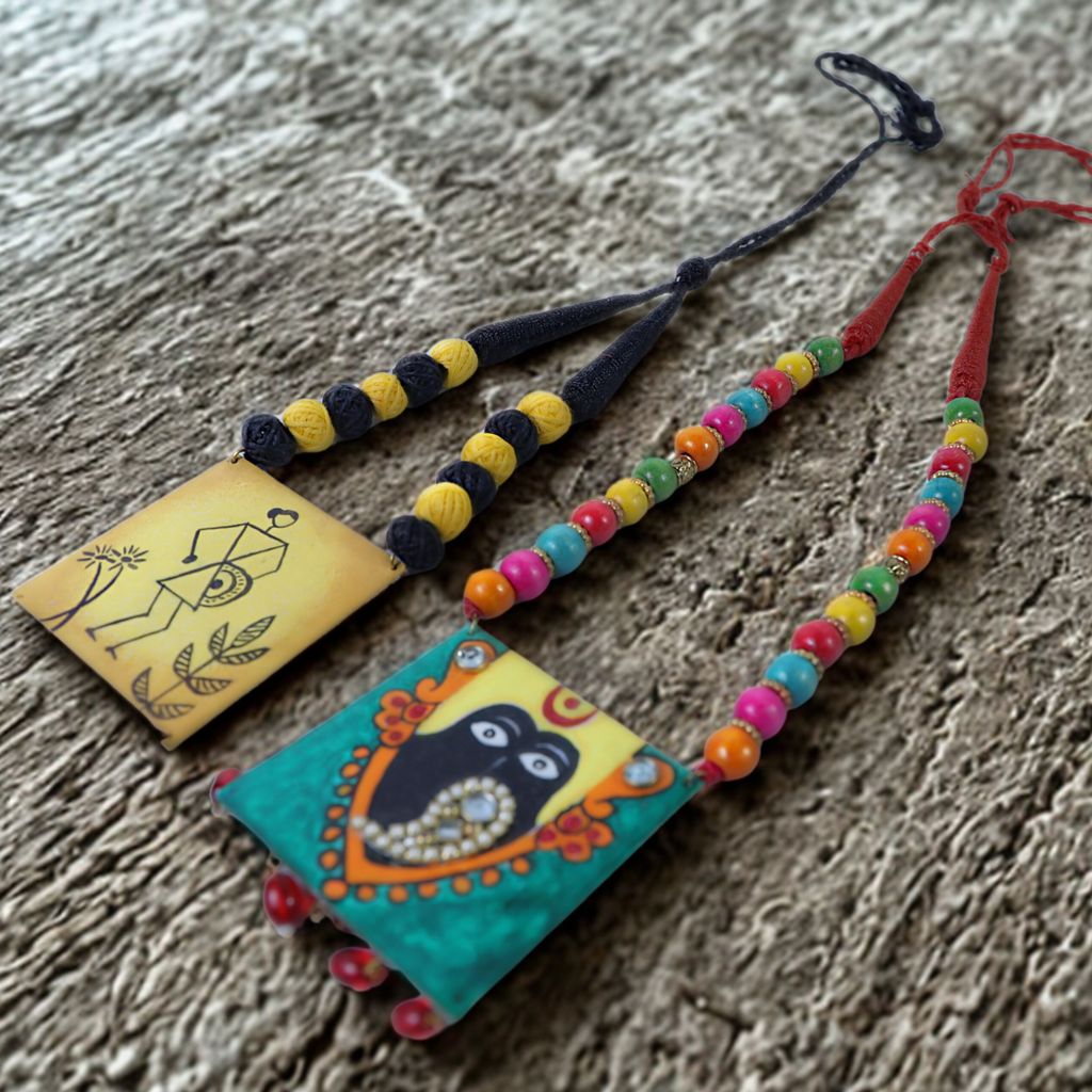 Hand Made Jewellery [9X9X7.5cm]