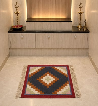 Handcrafted Cotton Woolen Panja Dari Aasan 2*2 Feet