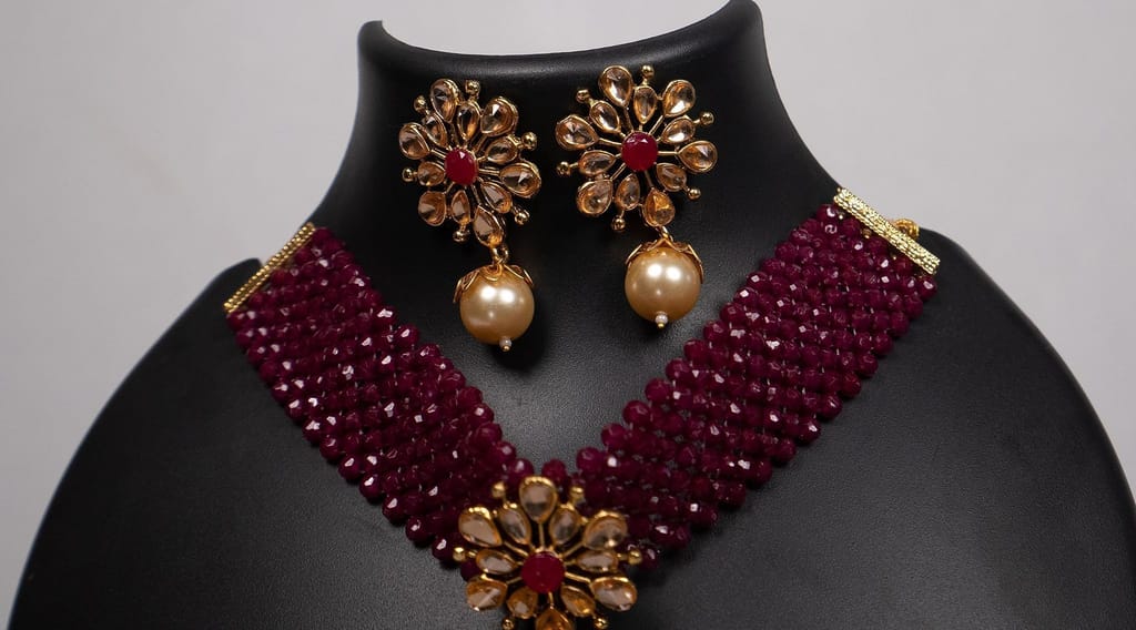 SONCHIRAIYA AP MEPMA RED STEPS CHAIN WITH PENDENT