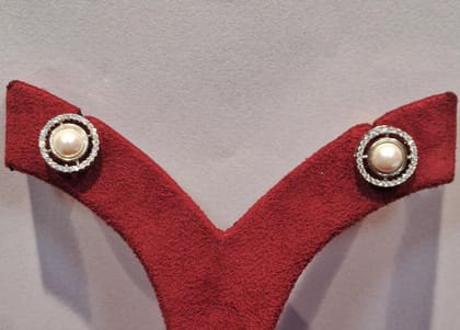 EARING AD