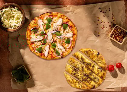 Chicken,Cheese,Onion & Capsicum Pizza (Naples 4 Slice) + Garlic Bread