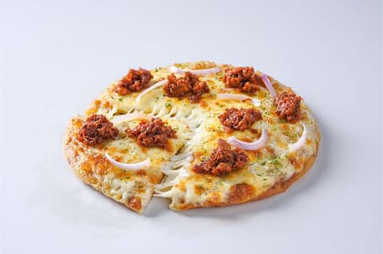 Chicken Kheema & Onion Pizza