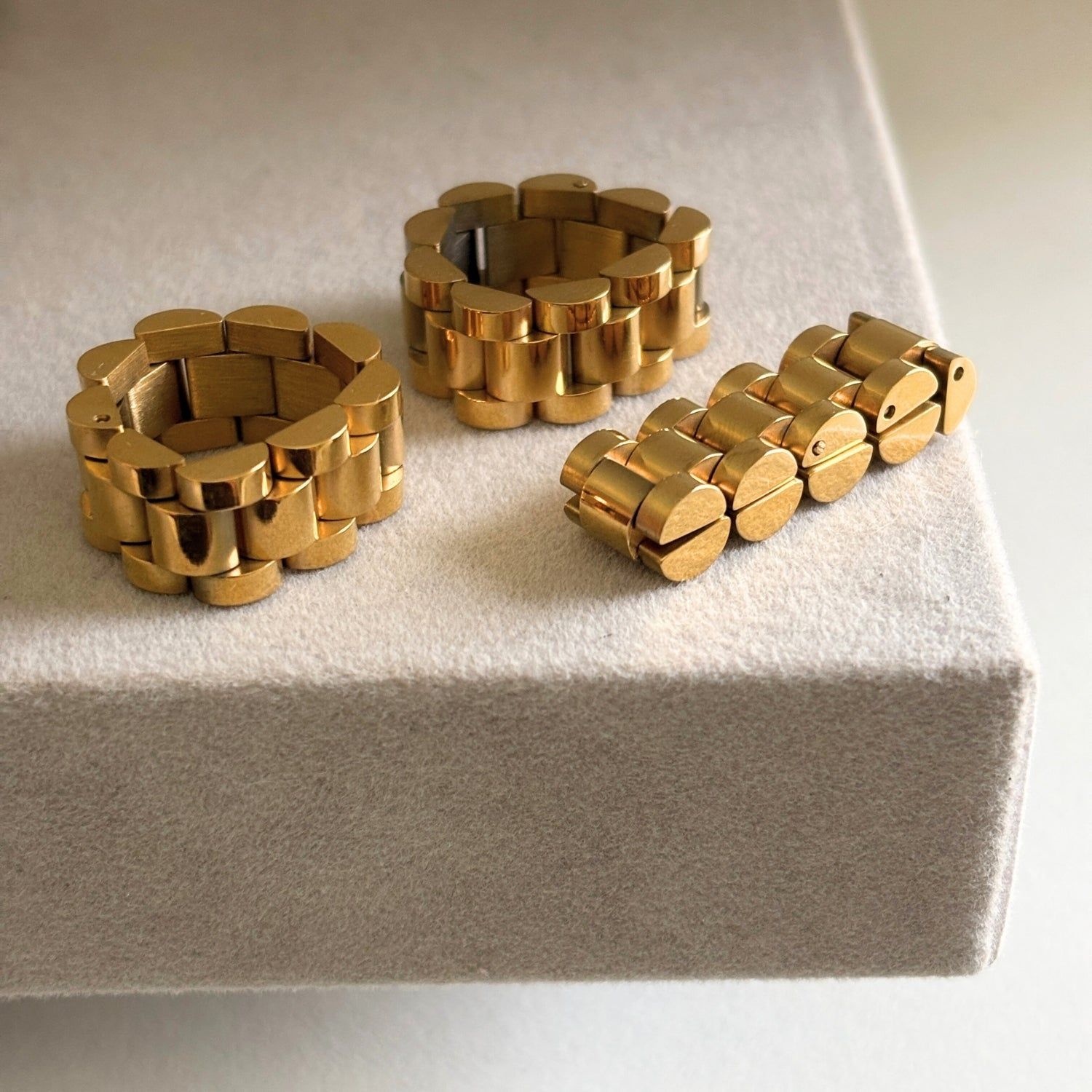 Signature Watch Band Ring-Gold / 6