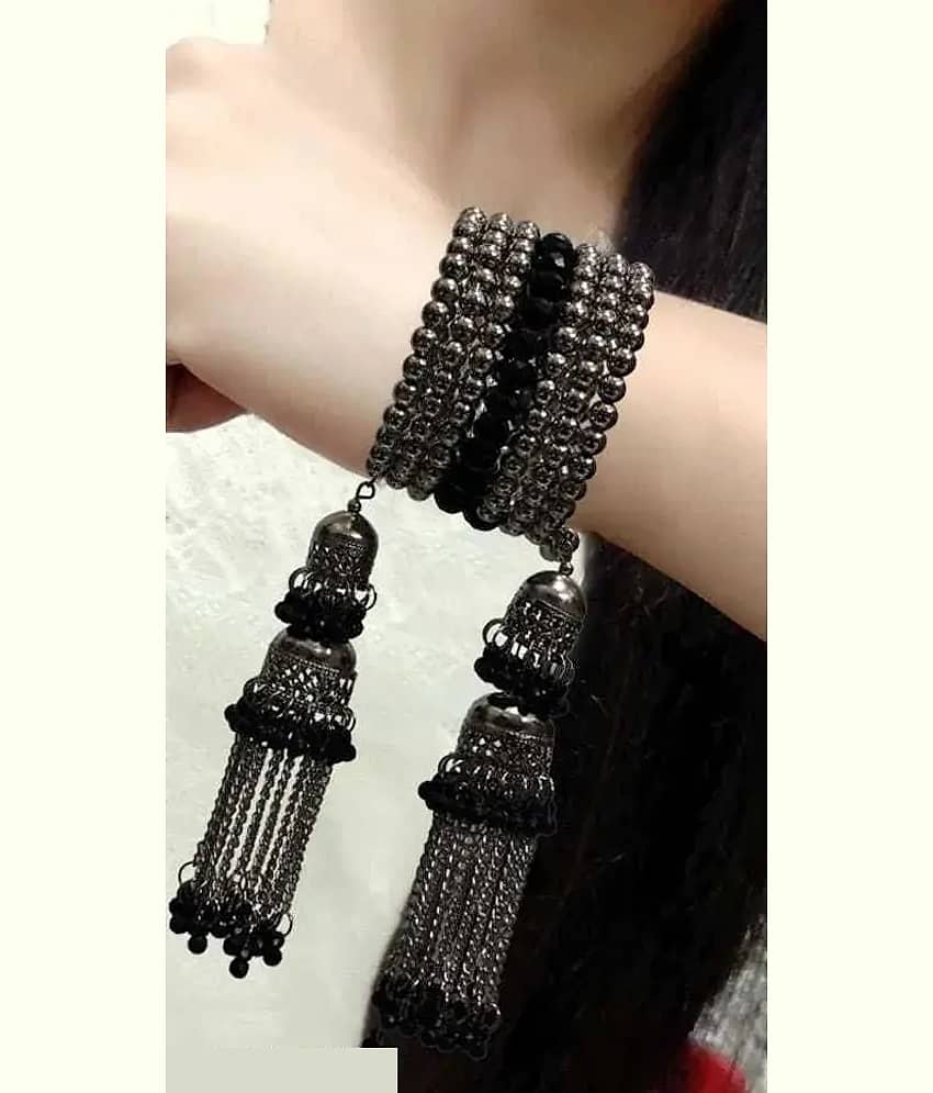 Samridhi DC Black Cuff ( Pack of 1 )
