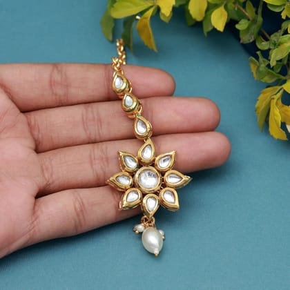 White Color Meena Work Kundan Maang Tikka (MTK557WHT)-Length: 15.00 CM x Width: 3.00 CM / White / Brass With Good Quality Gold Plated