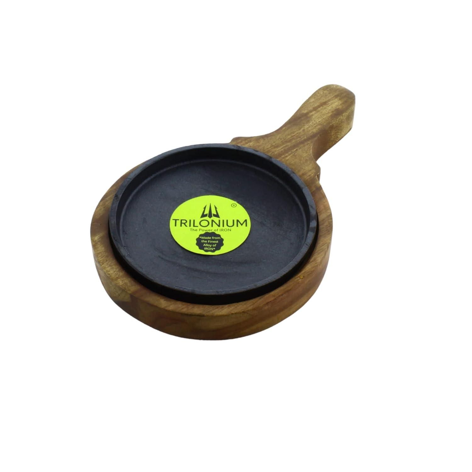 TRILONIUM Cast Iron Sizzler Plate with Wooden Base | Round | Long Handle (6 inches)
