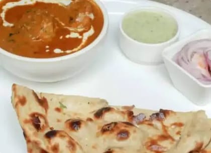 Soya Chaap With 3 Roti Meal