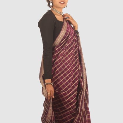 Wine Maroon Maheshwari Silk Cotton Saree with Golden Checkered Pattern and Zari Border