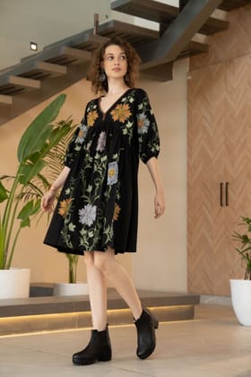 Freyaa Floral Elegance Black Tunic-BLACK / S