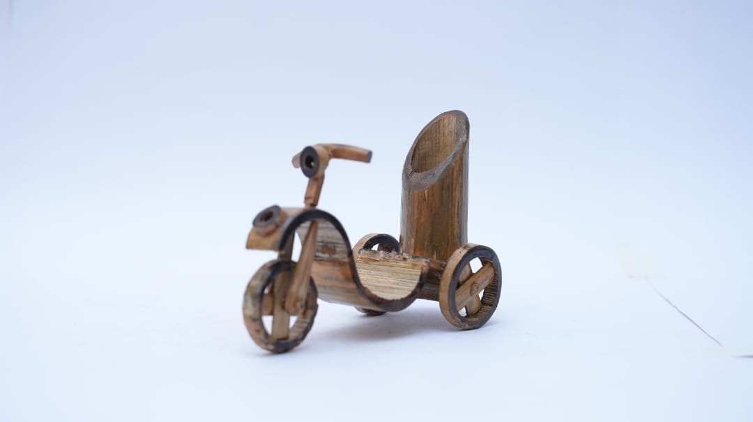 Wooden Pen Stand