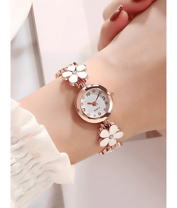 DECLASSE White Metal Analog Womens Watch