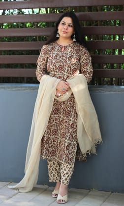 Cotton Handblock Beige Bagru Kalamkari Suit Set with Kota Doria Dupatta-L