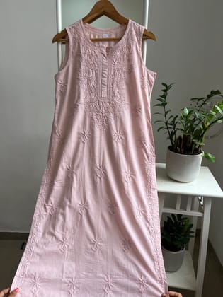 Mul Cotton Sleevless Chikankari Kurti - Pale Pink-Pink / cotton / M