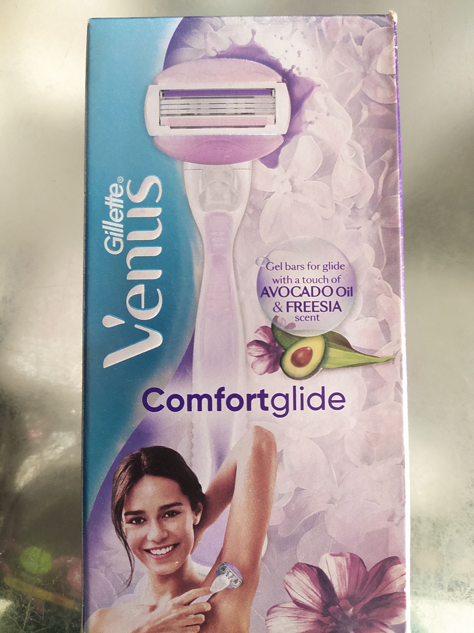 Gillette. Venus Comfortglide Gel bars for glide With a touch of Avocado oil & freesia Scent 