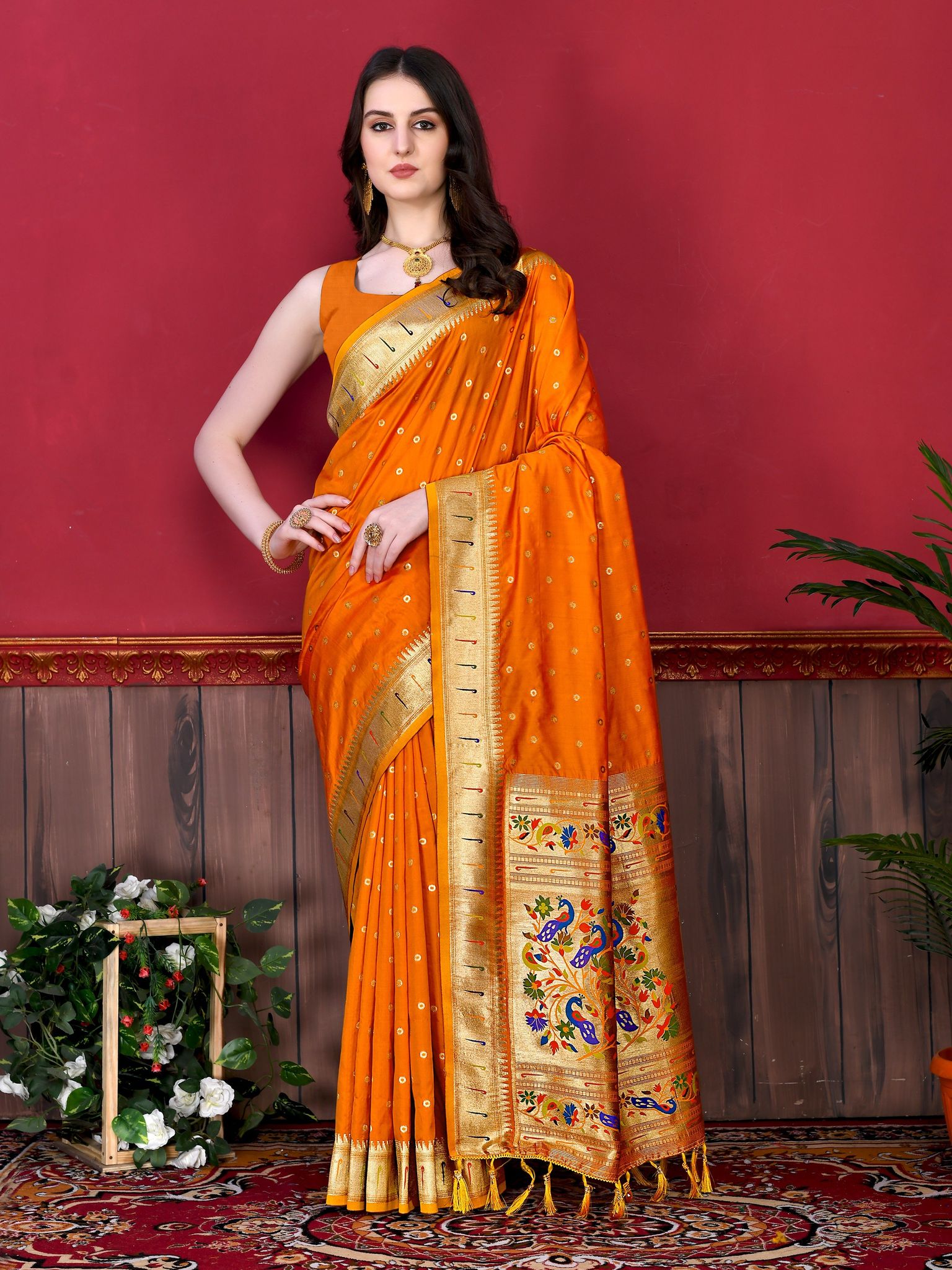 Yavira silk Women's Orange Handwoven Jacquard Saree
