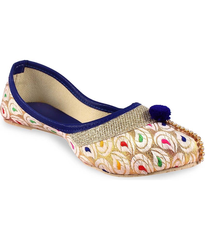 Apratim - Beige Women's Juttis