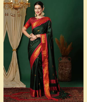 Samah Silk Self Design Saree With Unstitched Blouse Piece ( Green )