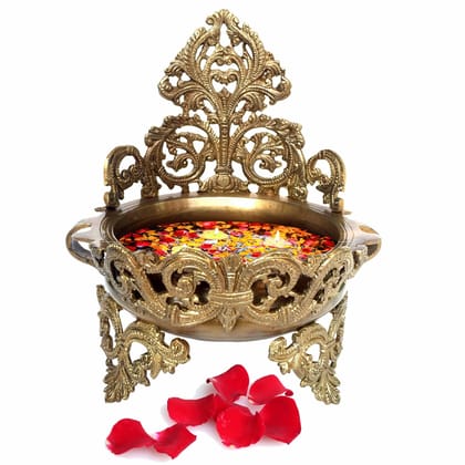 Brass Decorative Flower Urli - Handcrafted Urli Bowl, Diameter : 9 Inch (BSMAS1148 A)
