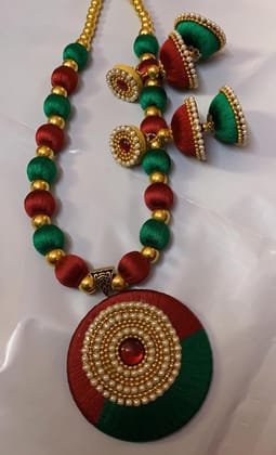 Elegant Dual-Tone Silk Thread Jewellery Set