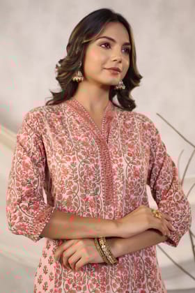 Maheen Suhani V Neck Pink Block Printed Cotton Kurti-XL / Pink / Pink
