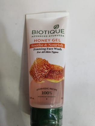 Biotique Advanced ayurveda Honey gel Soothe & nourish Foaming face wash For all skin types 