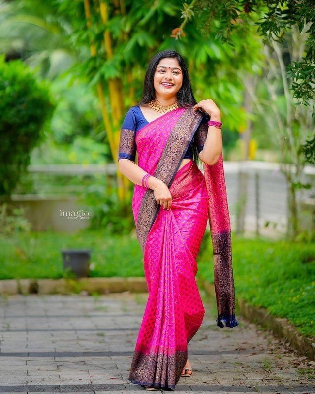 Zari Work Silk Saree With Blouse Piece