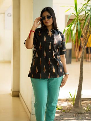 Black printed shirt-M