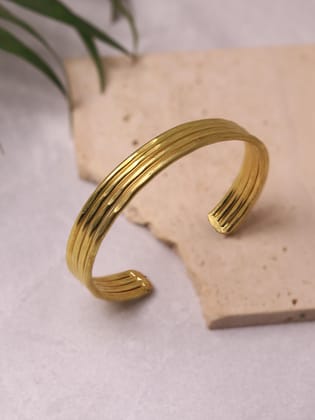 Stride Brass Adjustable Bracelet (Anti Tarnish)