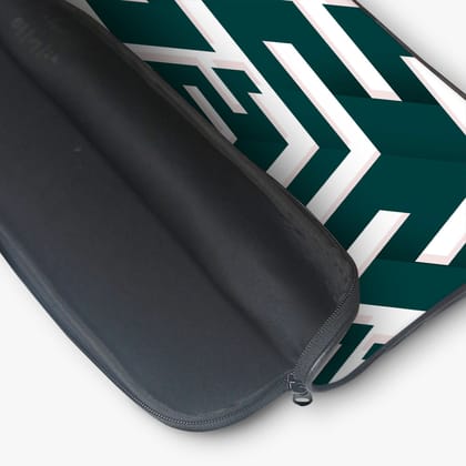 "Zig Zag Print" Laptop Sleeves: Bold Modern Design for Every Size-17" / Black