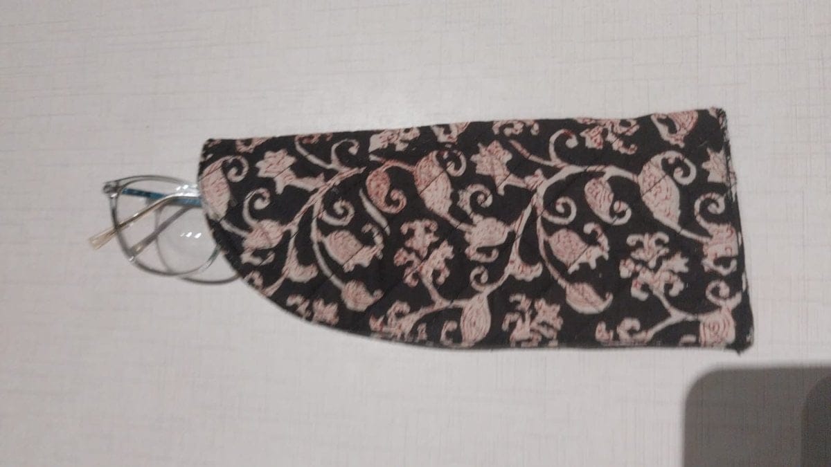 Quilted Floral Print Eyeglass Pouch | Soft Protective Case | Casual Everyday Use