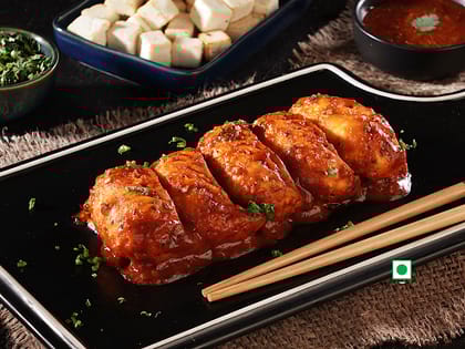 Chatpata Paneer Pan Fried Momo In Tomato Garlic Sauce(Non Spicy)