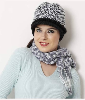 Bizarro.in Grey & White Muffler Cap
