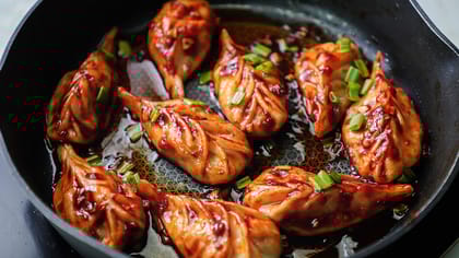 Momos in hot garlic sauce