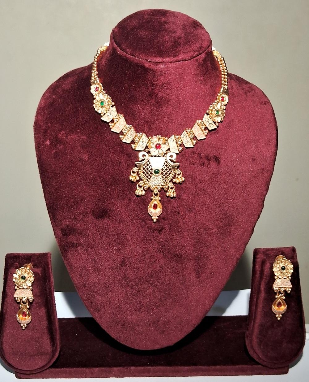 NECKLACE RAJ